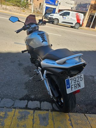 Suzuki GSR 600 Naked Plata Negra