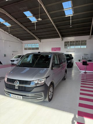 Volkswagen Caravelle 2023