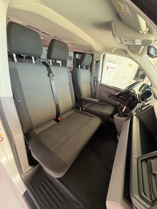 Volkswagen Caravelle 2023