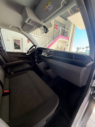 Volkswagen Caravelle 2023