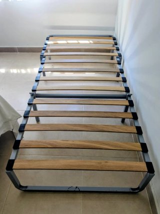 Puf cama de tela a cuadros