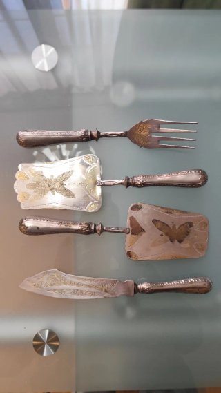 Set cubiertos plata dorada mariposa