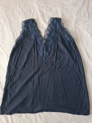 Camiseta negra gasa con encaje