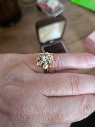 Anillo Vintage Oro 18kt Rosetón Diamantes