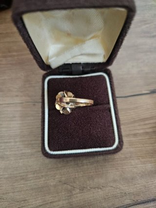 Anillo Vintage Oro 18kt Rosetón Diamantes