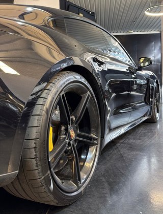 Porsche Taycan Turbo 2021