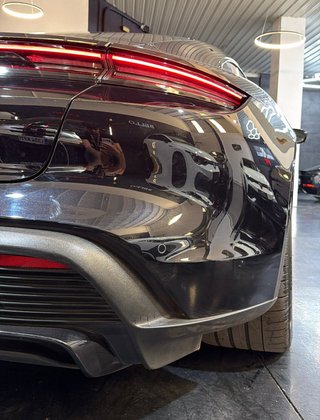 Porsche Taycan Turbo 2021