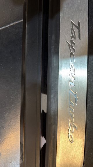 Porsche Taycan Turbo 2021