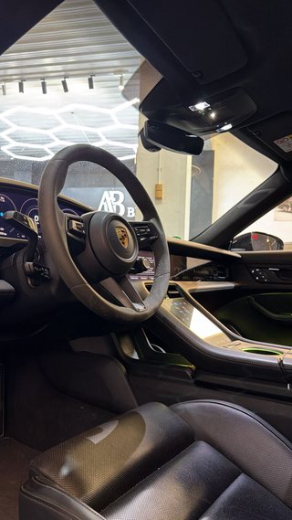 Porsche Taycan Turbo 2021