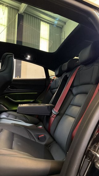 Porsche Taycan Turbo 2021