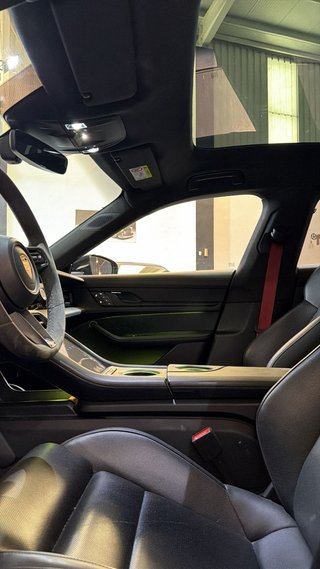 Porsche Taycan Turbo 2021