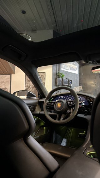 Porsche Taycan Turbo 2021