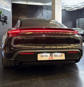 Porsche Taycan Turbo 2021