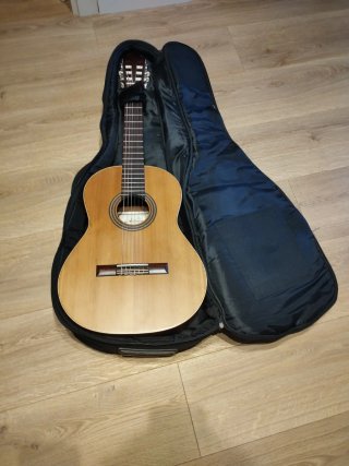 Guitarra Clásica Altamira 3/4 + Funda