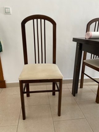 Mesa extensible comedor + 4 sillas