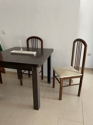 Mesa extensible comedor + 4 sillas