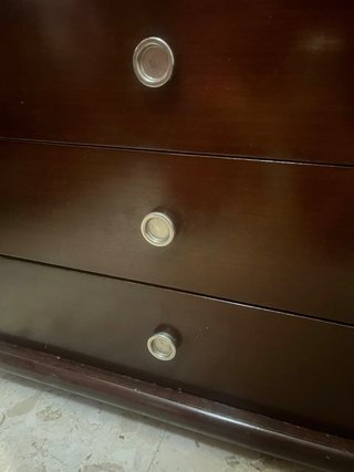 Cama con mesita de noche