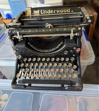 Máquina de escribir Underwood antigua