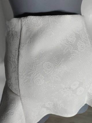 Falda Pull&Bear Blanca Talla S Volante