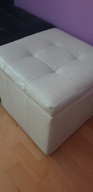 Puff baúl blanco acolchado