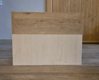Mesita auxiliar de madera pequeña