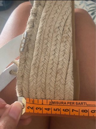 Sandalias Scalpers blancas atadas