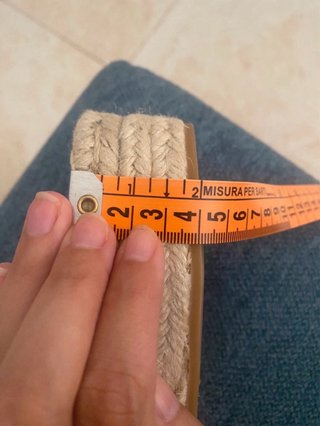 Sandalias Scalpers blancas atadas