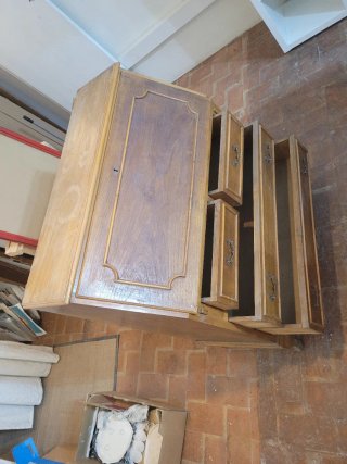 Escritorio antiguo de madera
