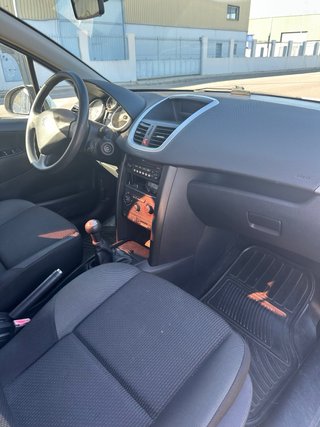 Peugeot 207 2009