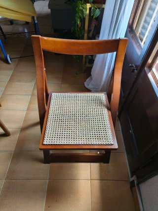 Sillas plegables madera y mimbre