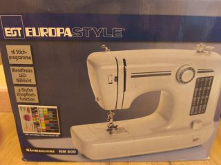 Máquina de coser Lervia y EST EUROPASTYLE