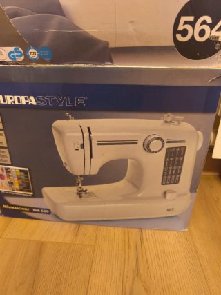Máquina de coser Lervia y EST EUROPASTYLE