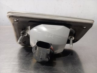 FARO ANTINIEBLA TRASERO DERECHO CADILLAC STS G/LY