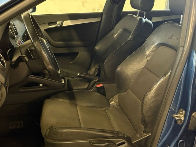 Audi A3 S-LINE + Carplay 2.0 TDI Garantia premium)