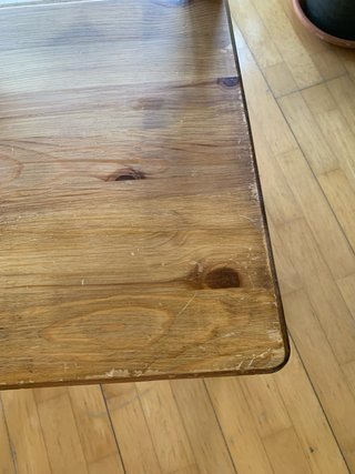 Silla de madera rústica