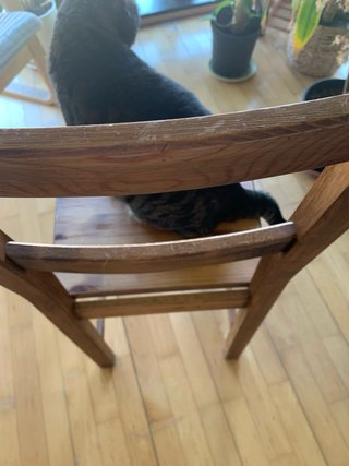 Silla de madera rústica