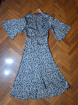 Vestido Zara floral talla S
