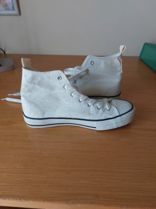 Zapatillas lona estilo Converse de caña alta