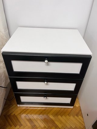 Muebles dormitorio: Armario, cómoda y 2 mesillas