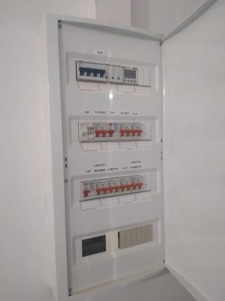 Electricista económico averías cuadros acometida