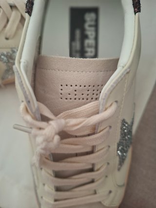 Zapatillas Golden Goose Beige y Plateadas