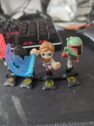 4 Figuras Star Wars Kinder Joy
