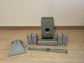 Altavoces Yamaha 5.1 Gris