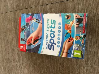 Nintendo Switch con Joy-Con e 3 giochi