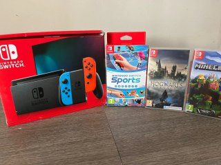 Nintendo Switch con Joy-Con e 3 giochi