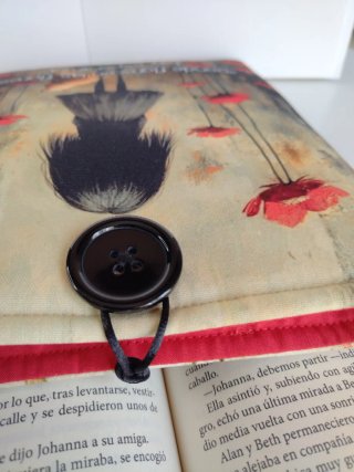 Funda libro acolchada niña amapolas