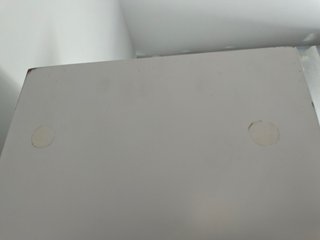 Estantería asimétrica blanca de madera