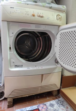 Secadora Zanussi Condenser Dryer