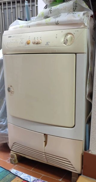 Secadora Zanussi Condenser Dryer