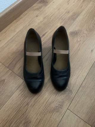 Zapatos flamenco negros,numero 36-37 Clavos nuevos